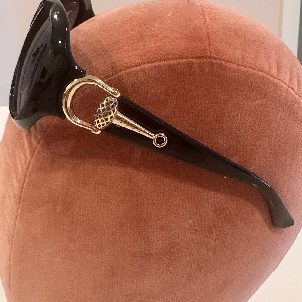 GUCCI Horsebit Black and Gold Sunglasses